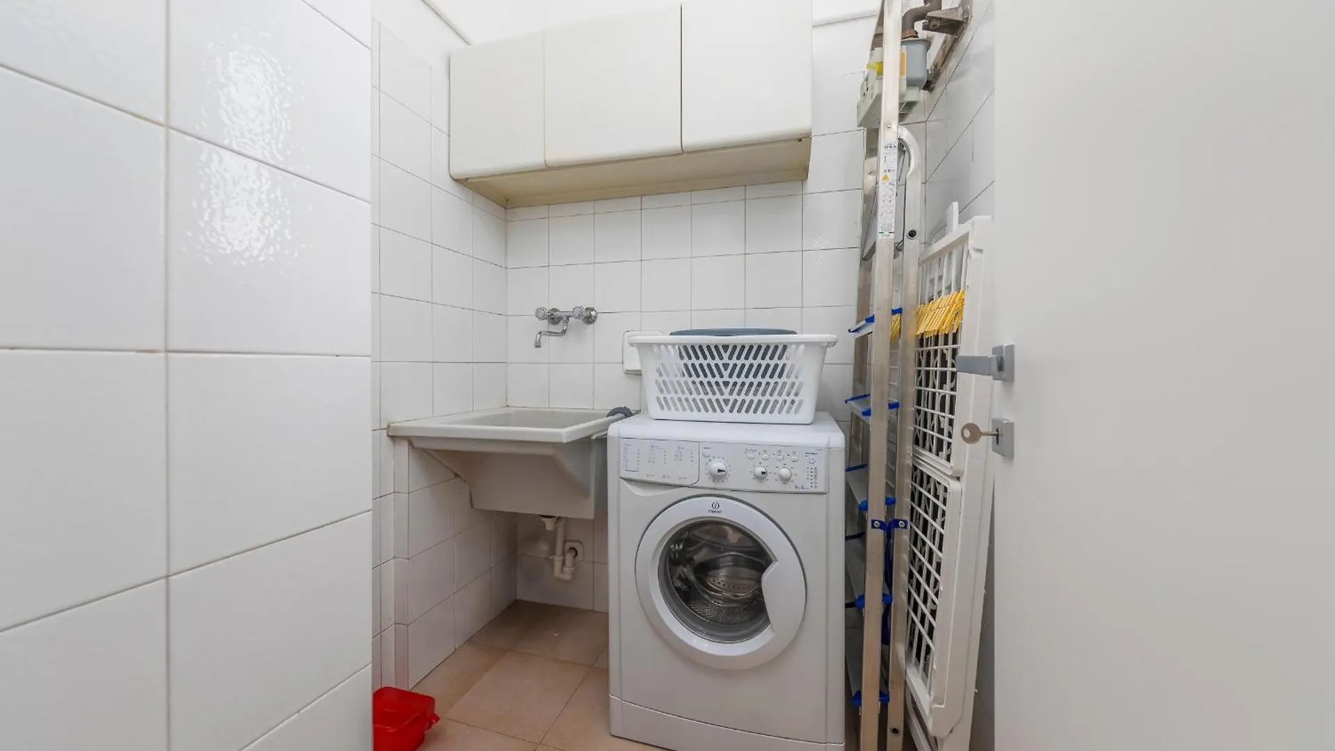 דירות מילאנו Free Private Parking - 5 Min To Metro - Access Control Guard - Quiet איטליה