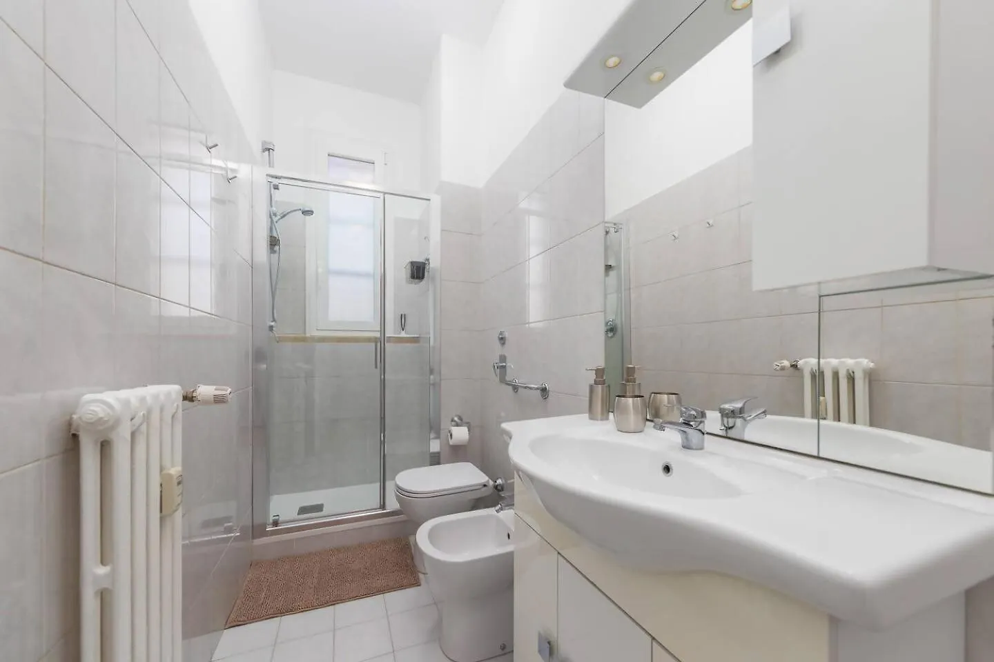 דירות מילאנו Free Private Parking - 5 Min To Metro - Access Control Guard - Quiet