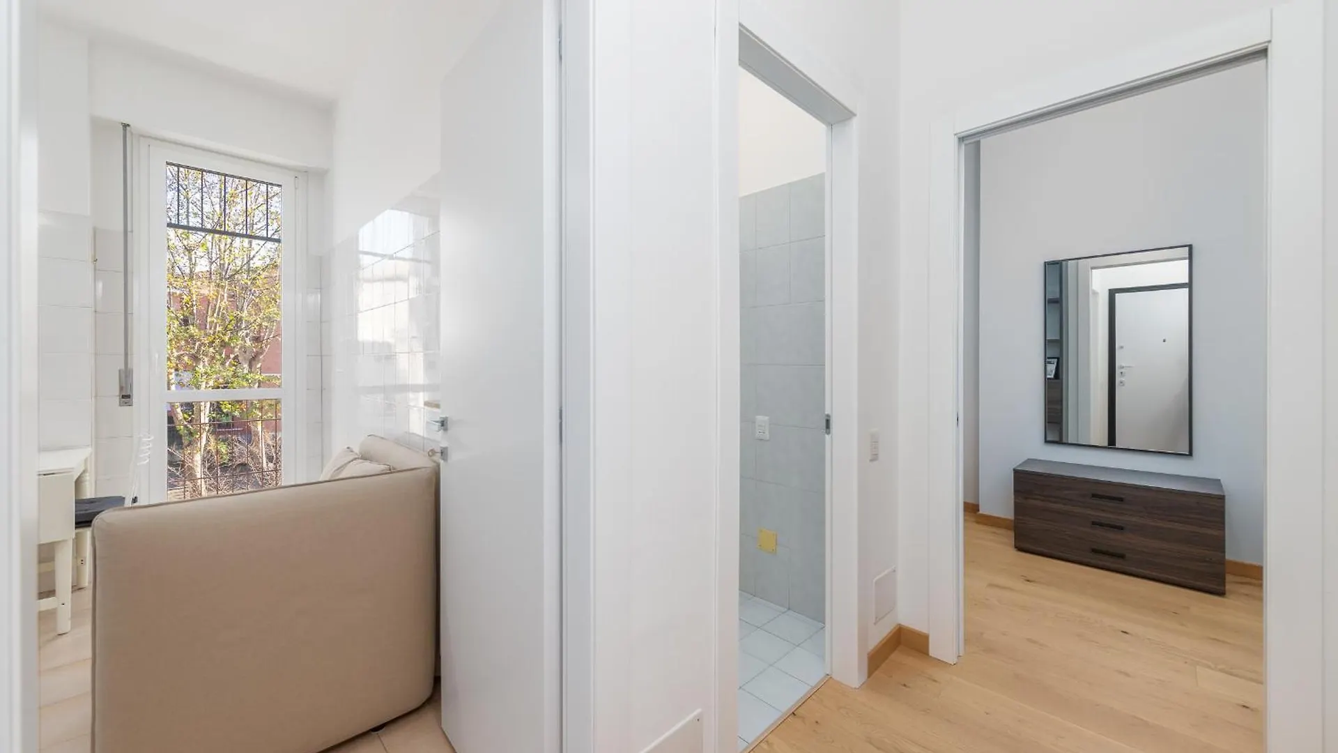 דירות מילאנו Free Private Parking - 5 Min To Metro - Access Control Guard - Quiet